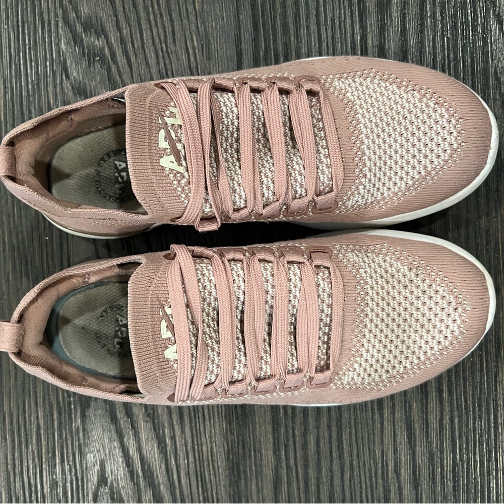 APL Sneaker - Picture 5 of 6